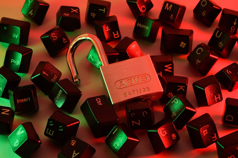Gembok terbuka dengan kunci — keamanan login Mpo007